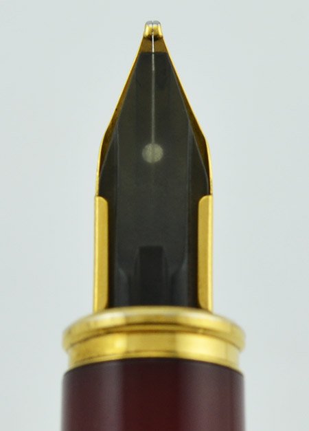 Platinum Riviere Fountain Pen - Red Marble Lacquer, GP Trim, GP